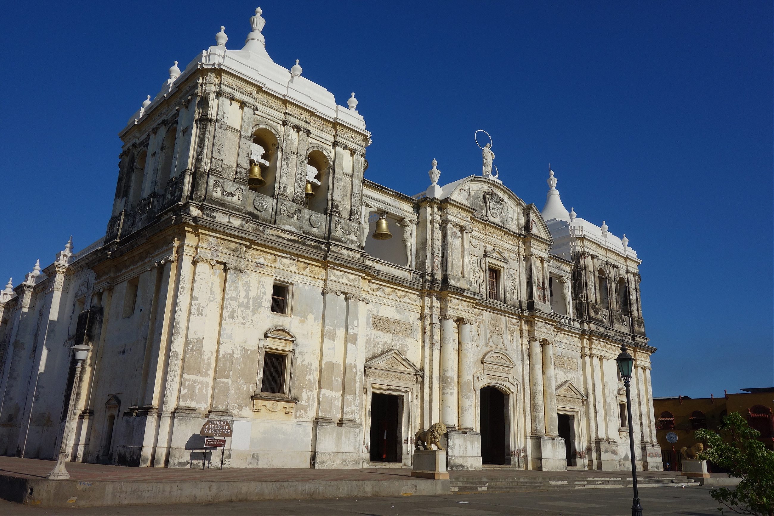 visit leon nicaragua